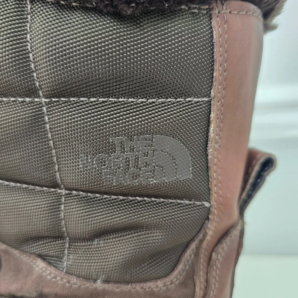 The North Face Women Chilkat III Waterproof Pull-On Boot 10 Brown Winter Outdoor